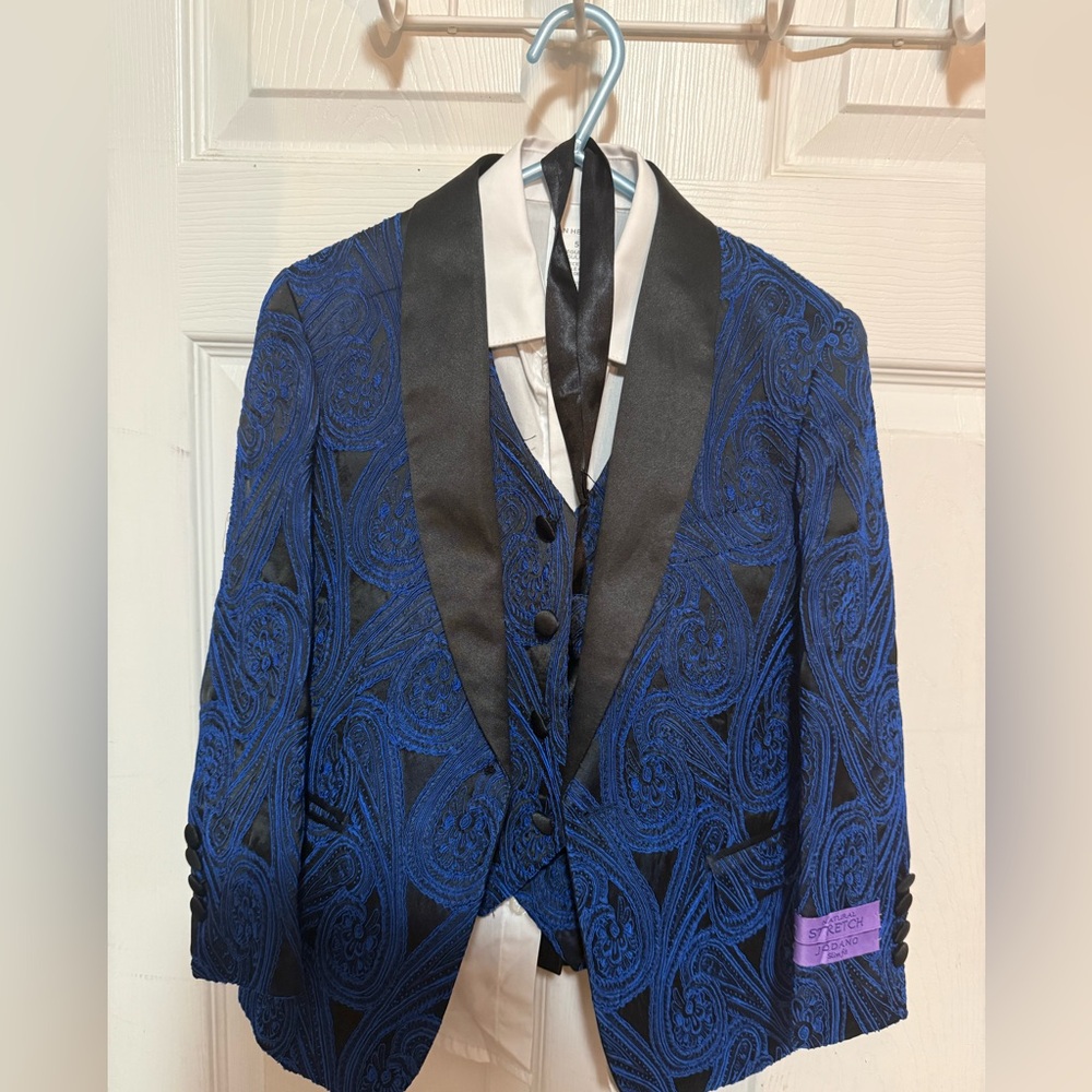Van Heusen /Jodano Royal Blue and Black Tuxedo.   
Size 5.